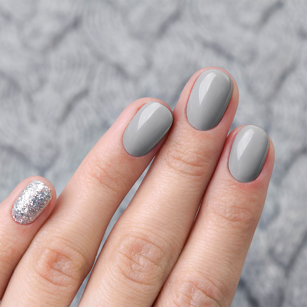 GUMBIES Zehentrenner Set – GREY CAMOUFLAGE mit dem Nagellack Pale Grey