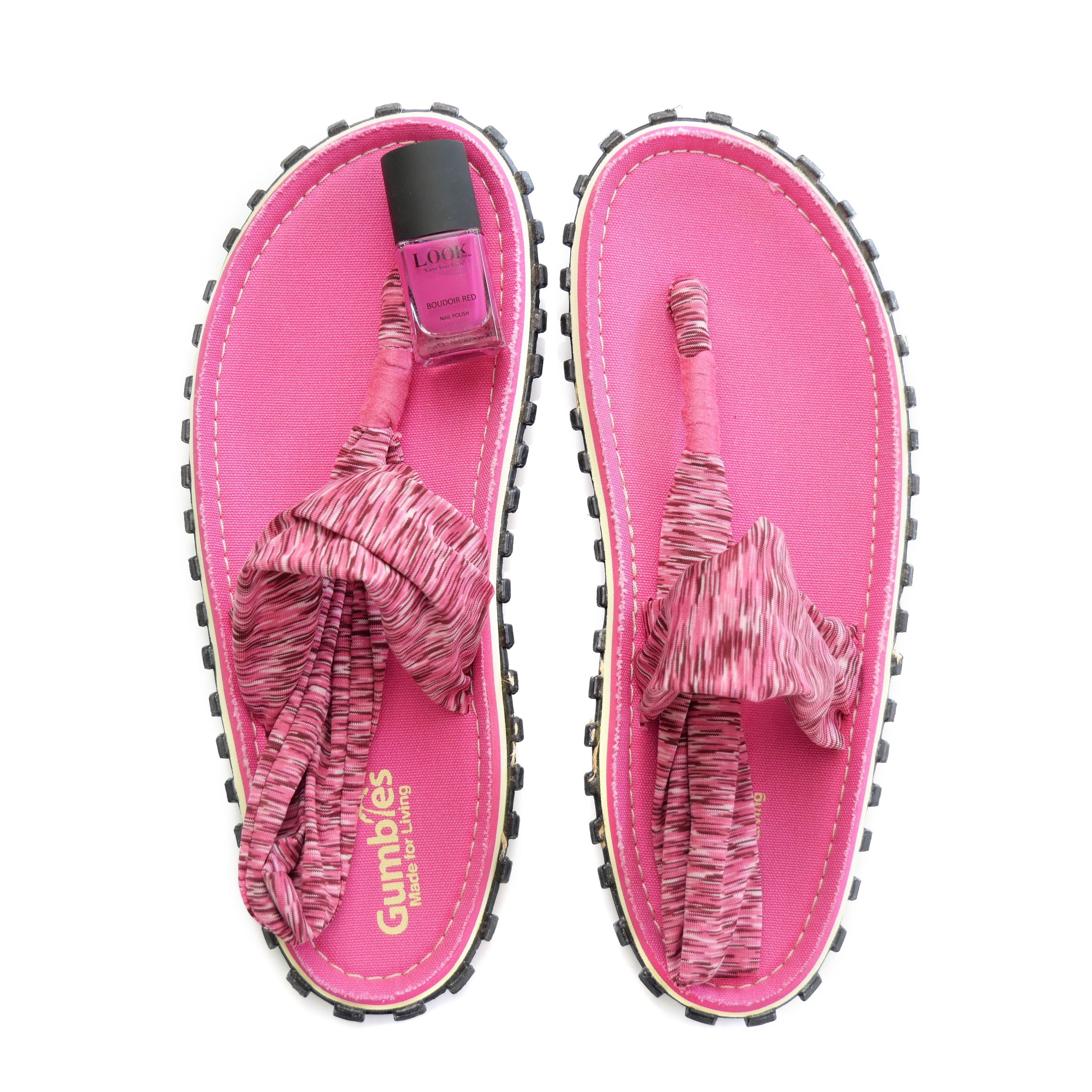 Set Slingbacks – Pink mit dem Nagellack Boudoir Red Set Slingbacks – Pink mit dem Nagellack Boudoir Red