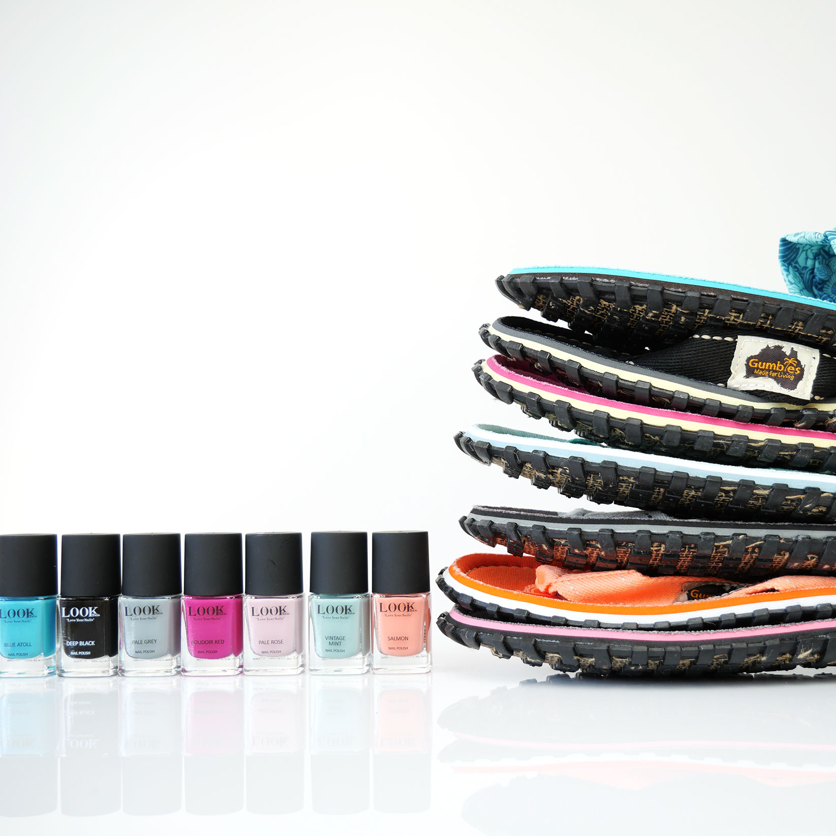 Set corker Flip Flops – Purple mit dem Nagellack Butterfly