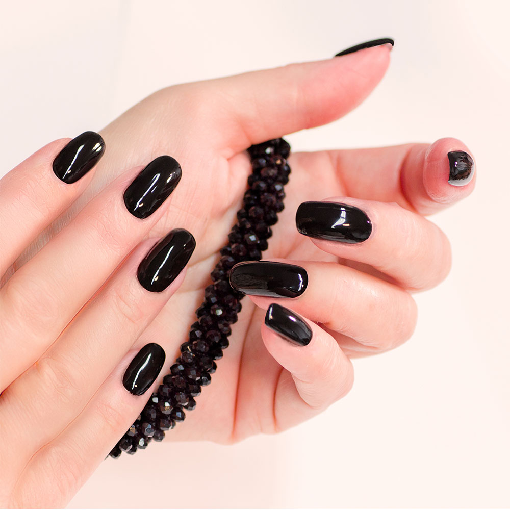 GUMBIES Zehentrenner Set – BLACK mit dem Nagellack Deep Black 