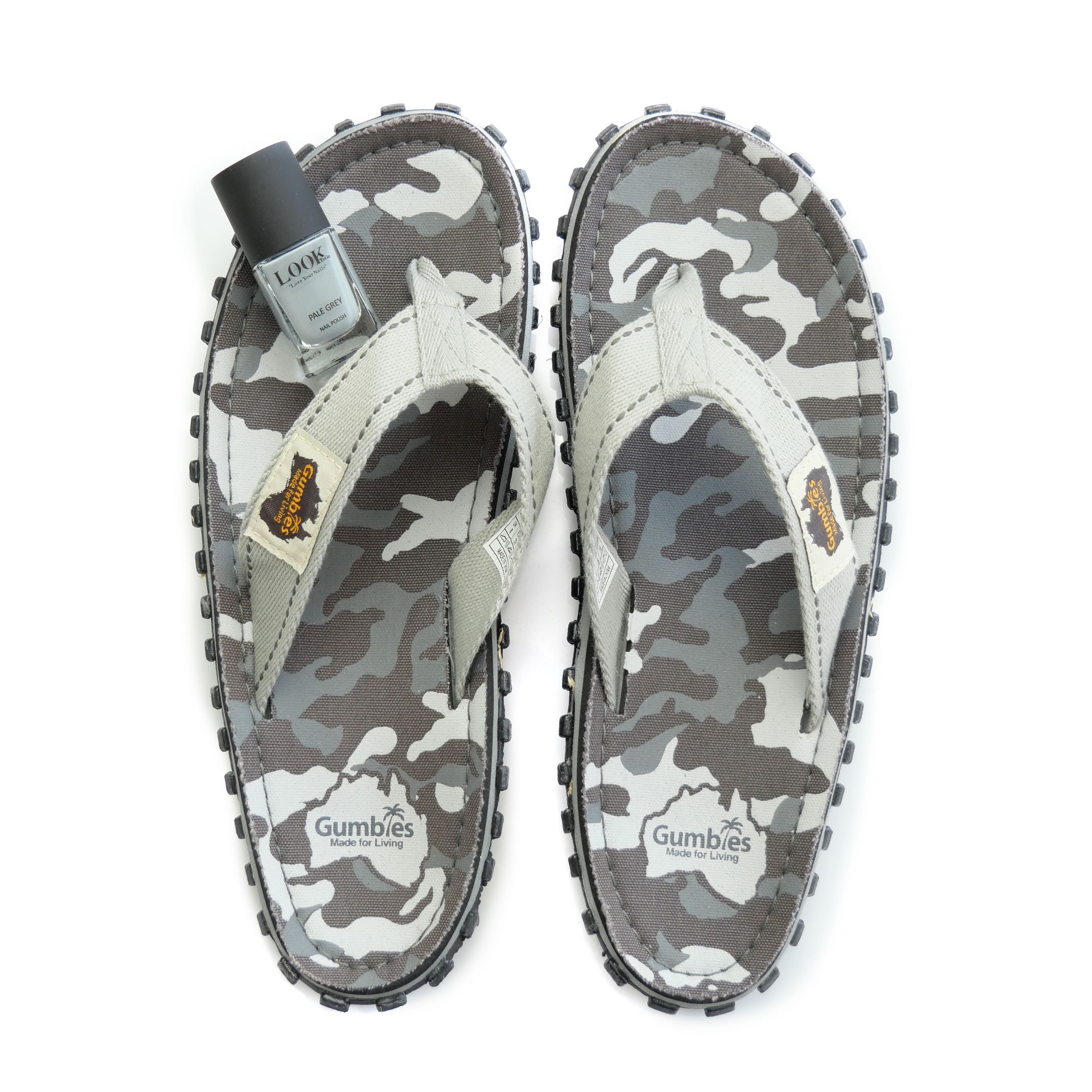 GUMBIES Zehentrenner Set – Grey Camouflage mit dem Nagellack Pale Grey