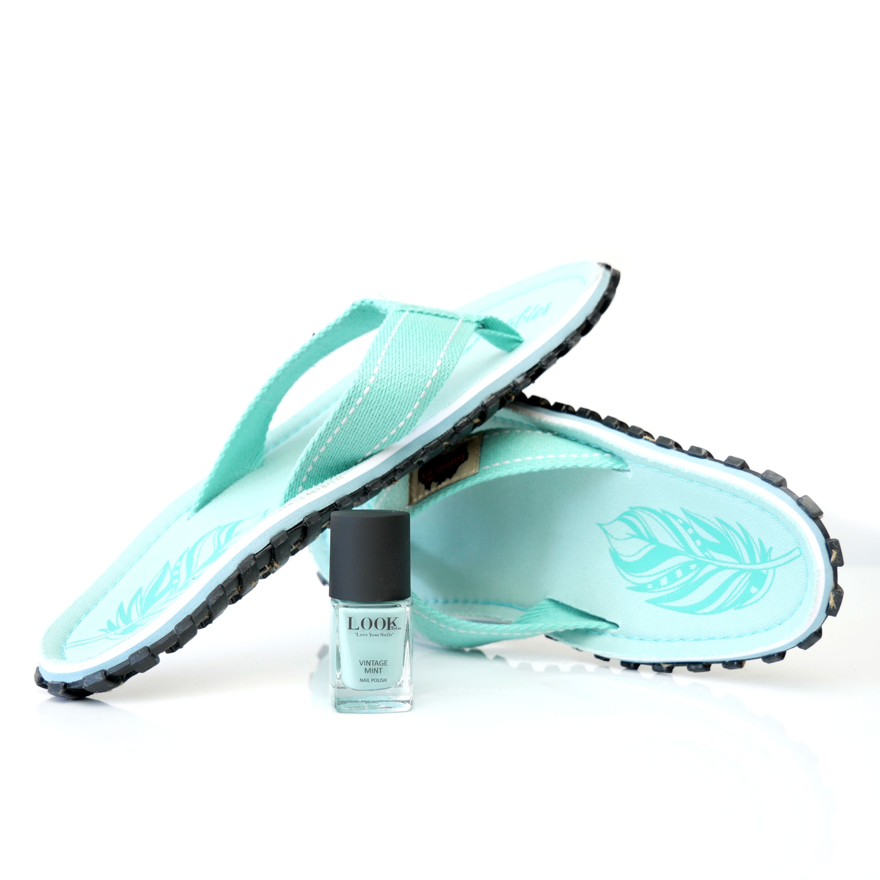 GUMBIES Zehentrenner Set – Boho Mint mit dem Nagellack Vintage Mint