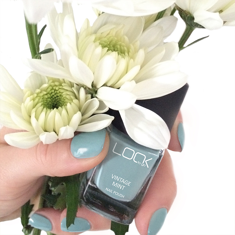 GUMBIES Zehentrenner Set – BOHO MINT mit dem Nagellack Vintage Mint